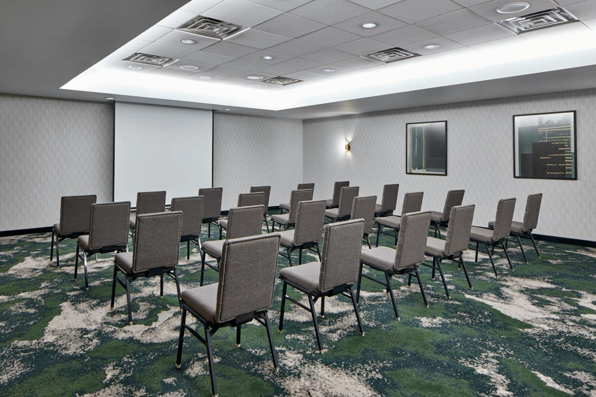 Courtyard By Marriott Downtown Nashville